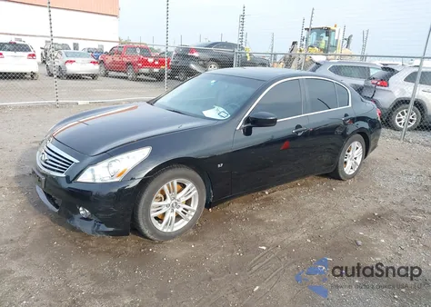 2015 Infiniti Q40 z USA, uszkodzony, nr VIN JN1CV6AP8FM502112